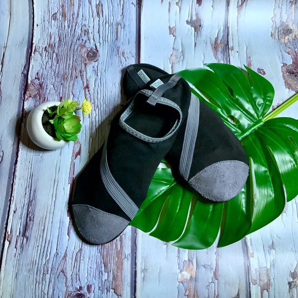 Fitkicks Foldable Shoes - Picture 4 of 4